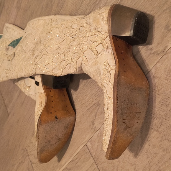 Corral Beige Glitter Overlay Boot - Picture 9 of 16